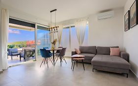 Modern Two Bedroom Apartment “Sky View” In Stinjan